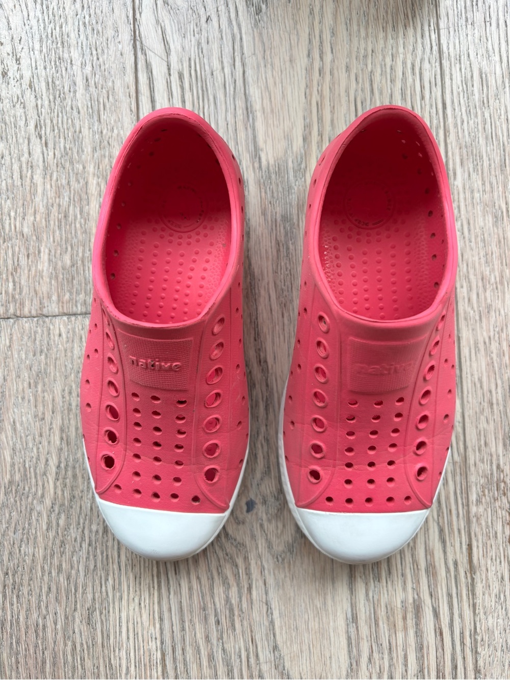 Native Kids Water Shoes in Coral Pink with White Toe Size 11